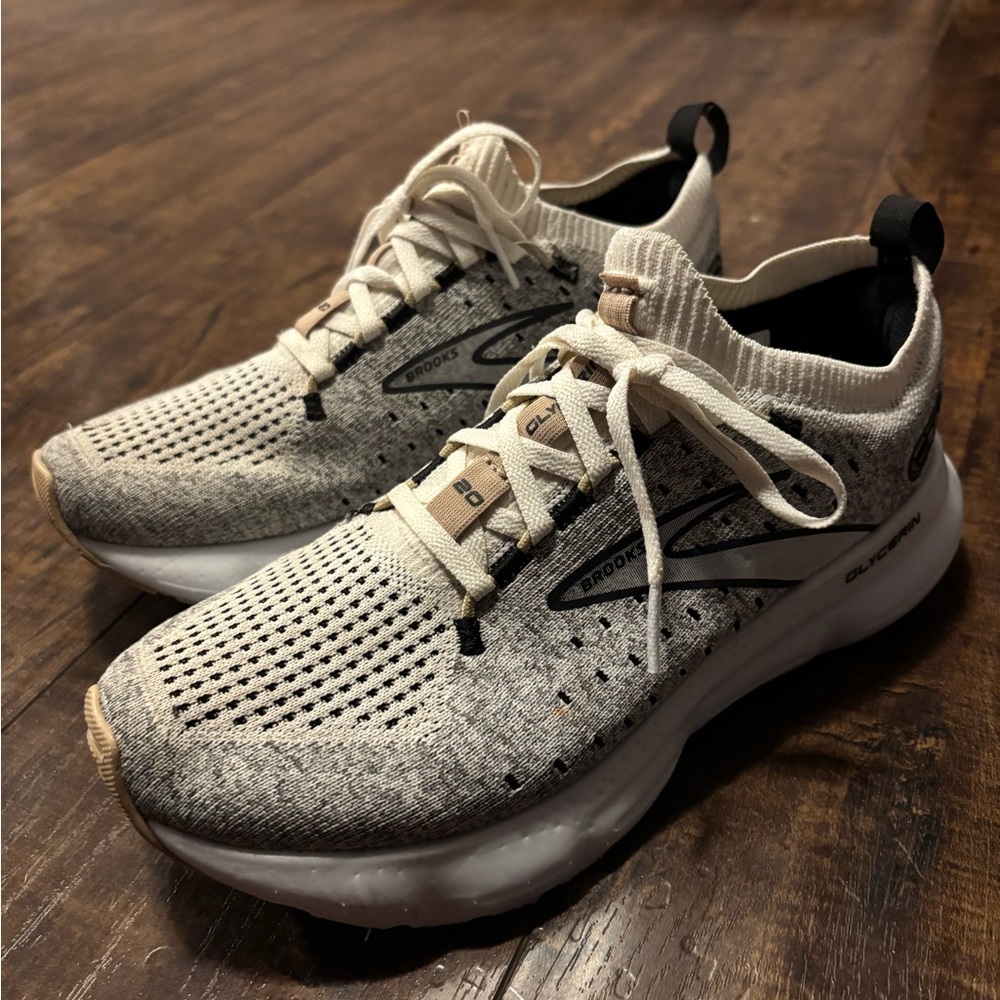 Brooks Glycerin Cream, tan and Black Running Shoes